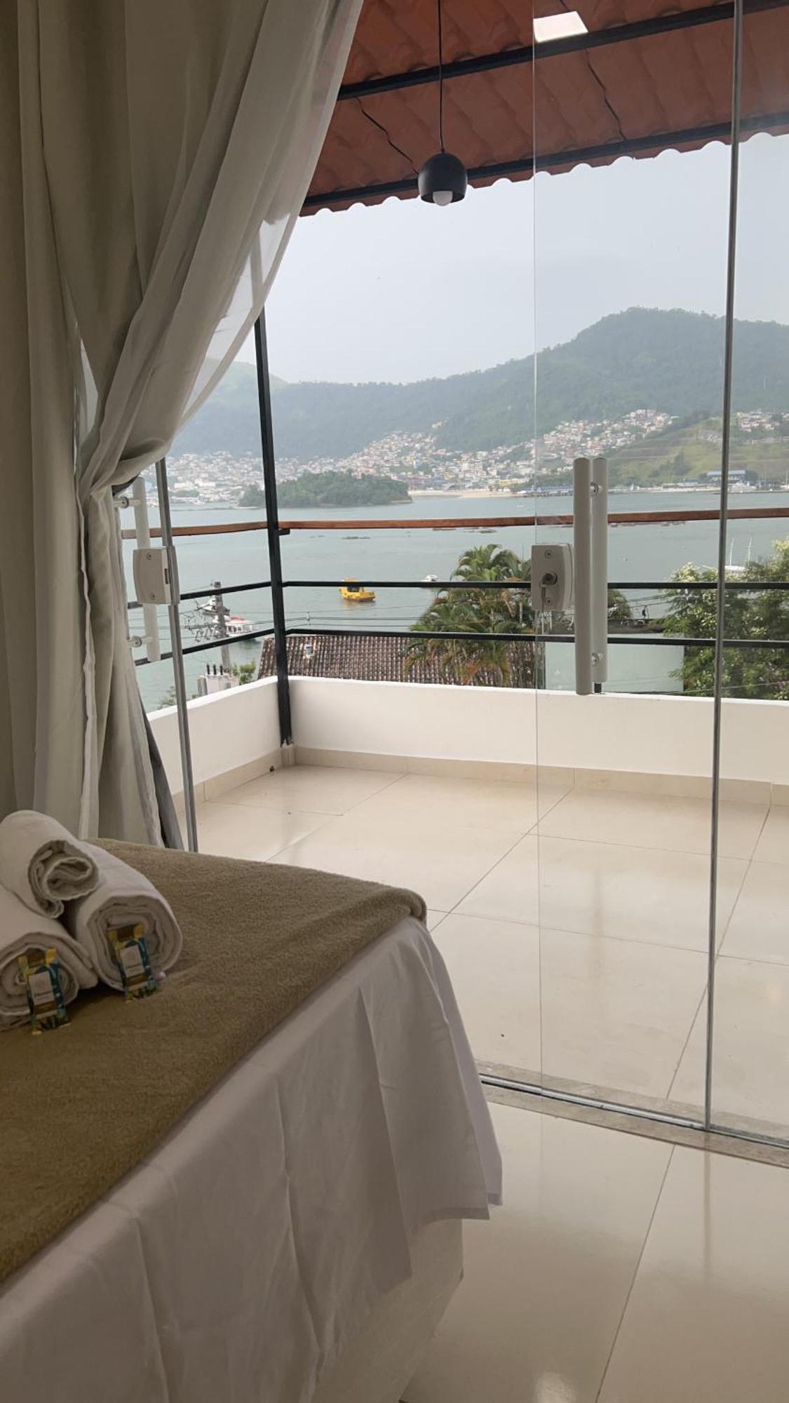 Apartamentos Com Vista Para O Mar - Mirante Do Marinas 安格拉杜斯雷斯 外观 照片