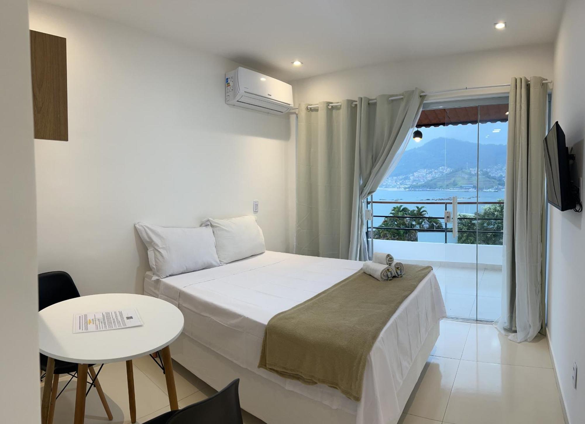 Apartamentos Com Vista Para O Mar - Mirante Do Marinas 安格拉杜斯雷斯 外观 照片